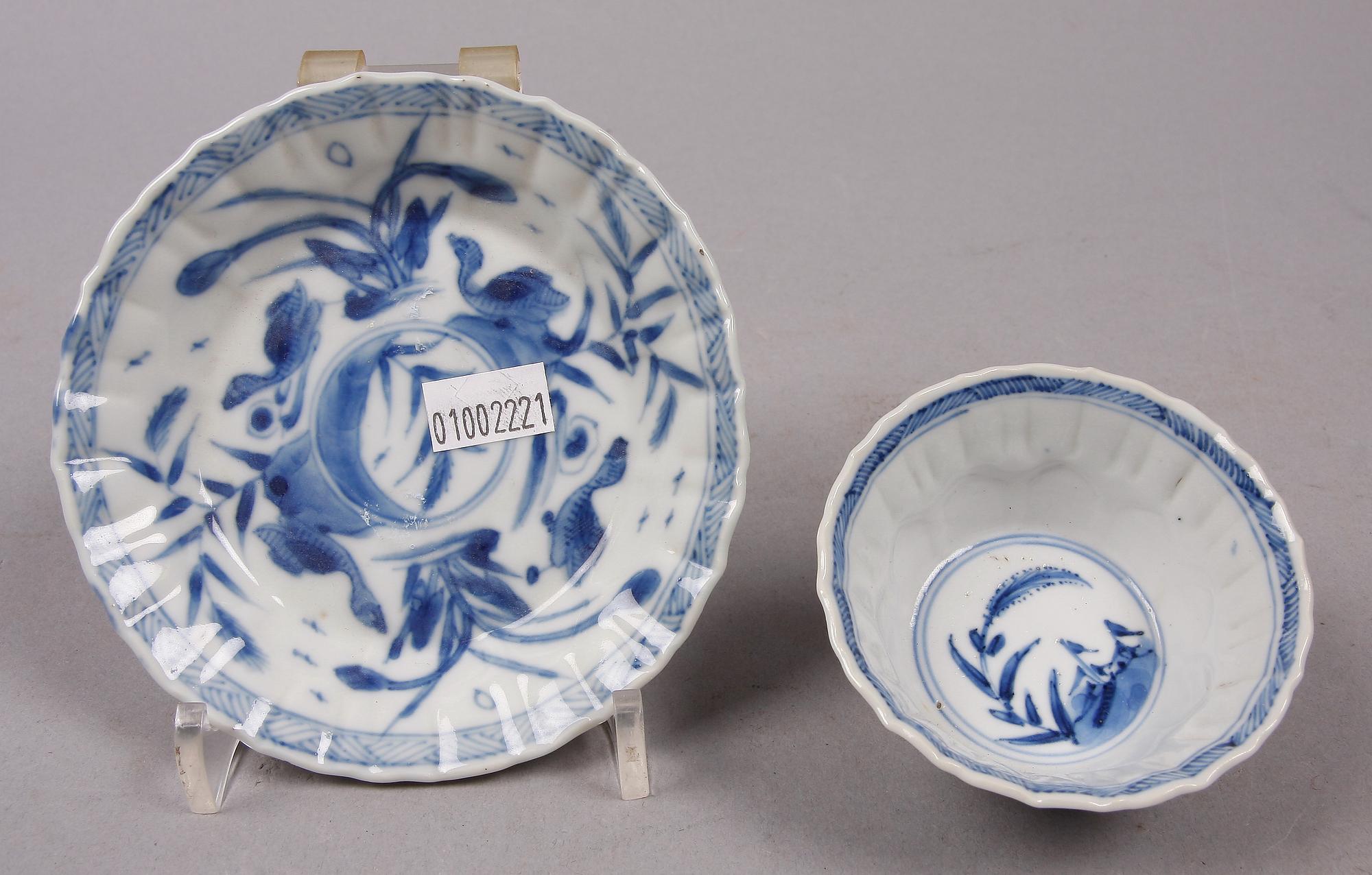KOPP MED FAT, porslin, Kina, Kangxi 1662-1722.
