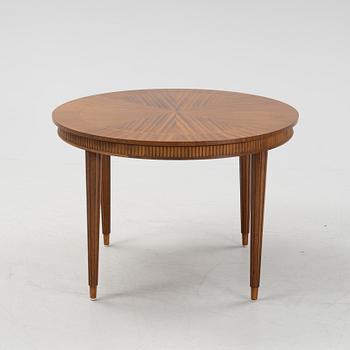 Svante Skogh, a mahogny veneered Swedish Modern coffee table, Förenades Möbler, Linköping, Sweden, 1940-tal.