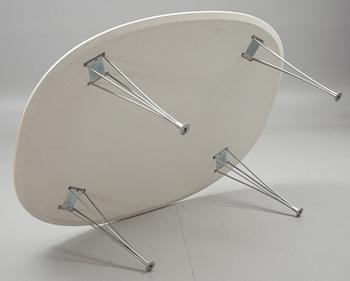 BORD, "Superellips". Bruno Mathson och Piet Hein, Fritz Hansen.