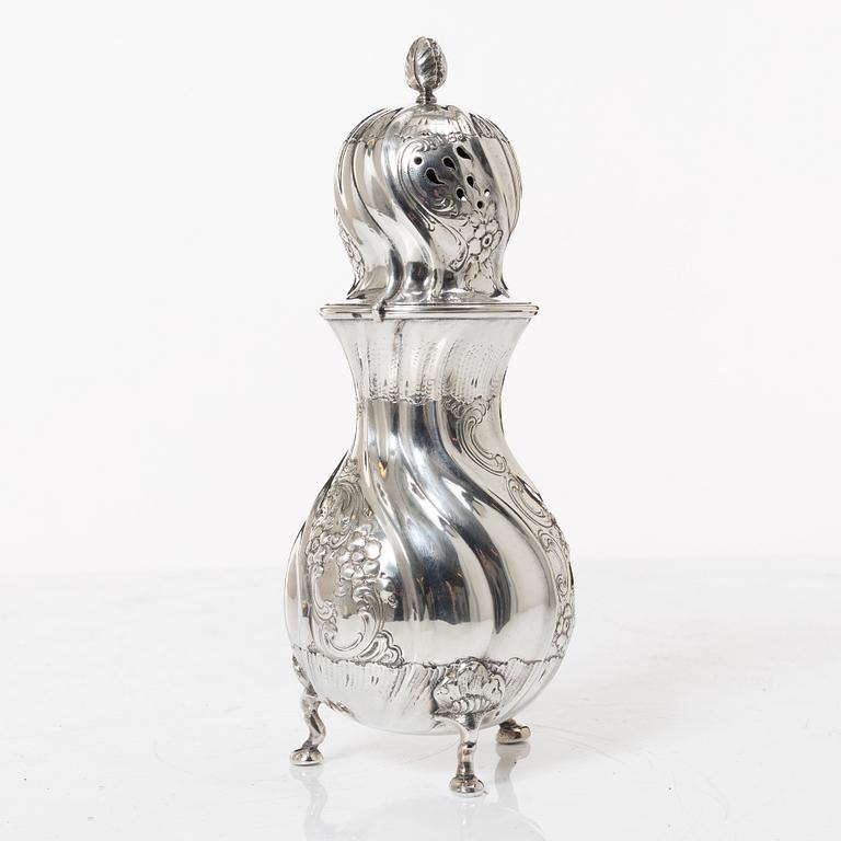 Sockerruska, silver, rokokostil, Danmark omkring år 1900.