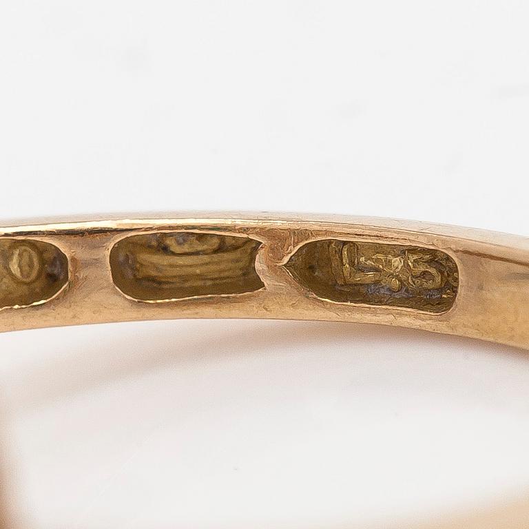 Hjalmar Fagerroos, ring, 18K guld med smaragd och diamanter, Helsingfors 1916.