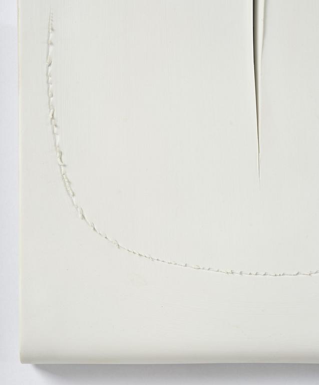 Lucio Fontana, ”Concetto Spaziale Taglio”.
