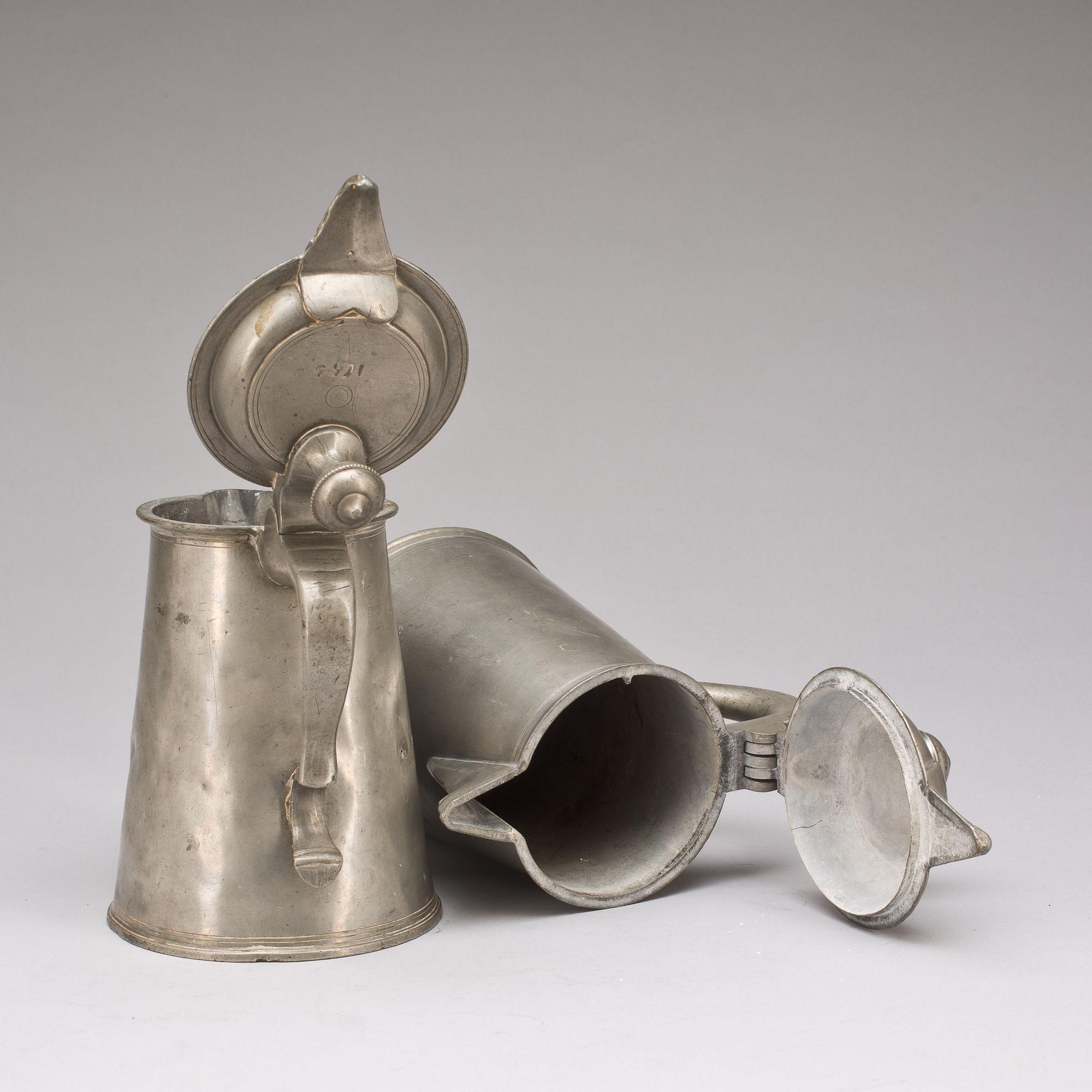 SKÄNKSTOP, 2 st. Tenn, svenska mästare. 1800-tal.