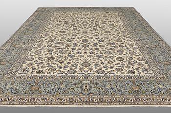 A Keshan carpet, 400 x 273 cm.