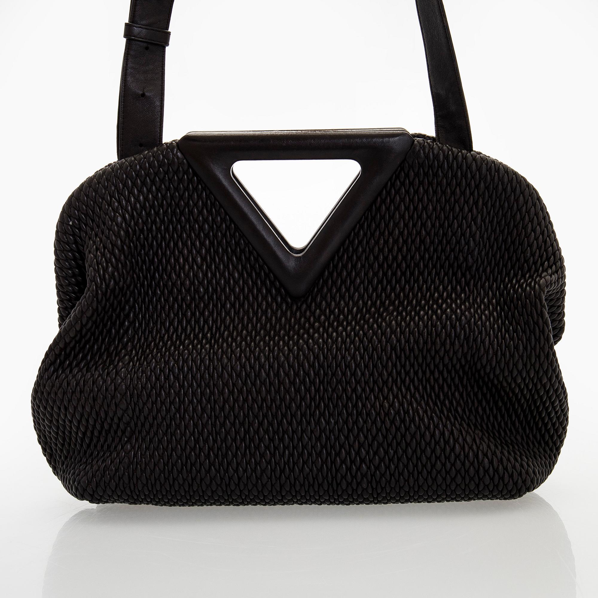 Bottega Veneta, a 'Point' bag.