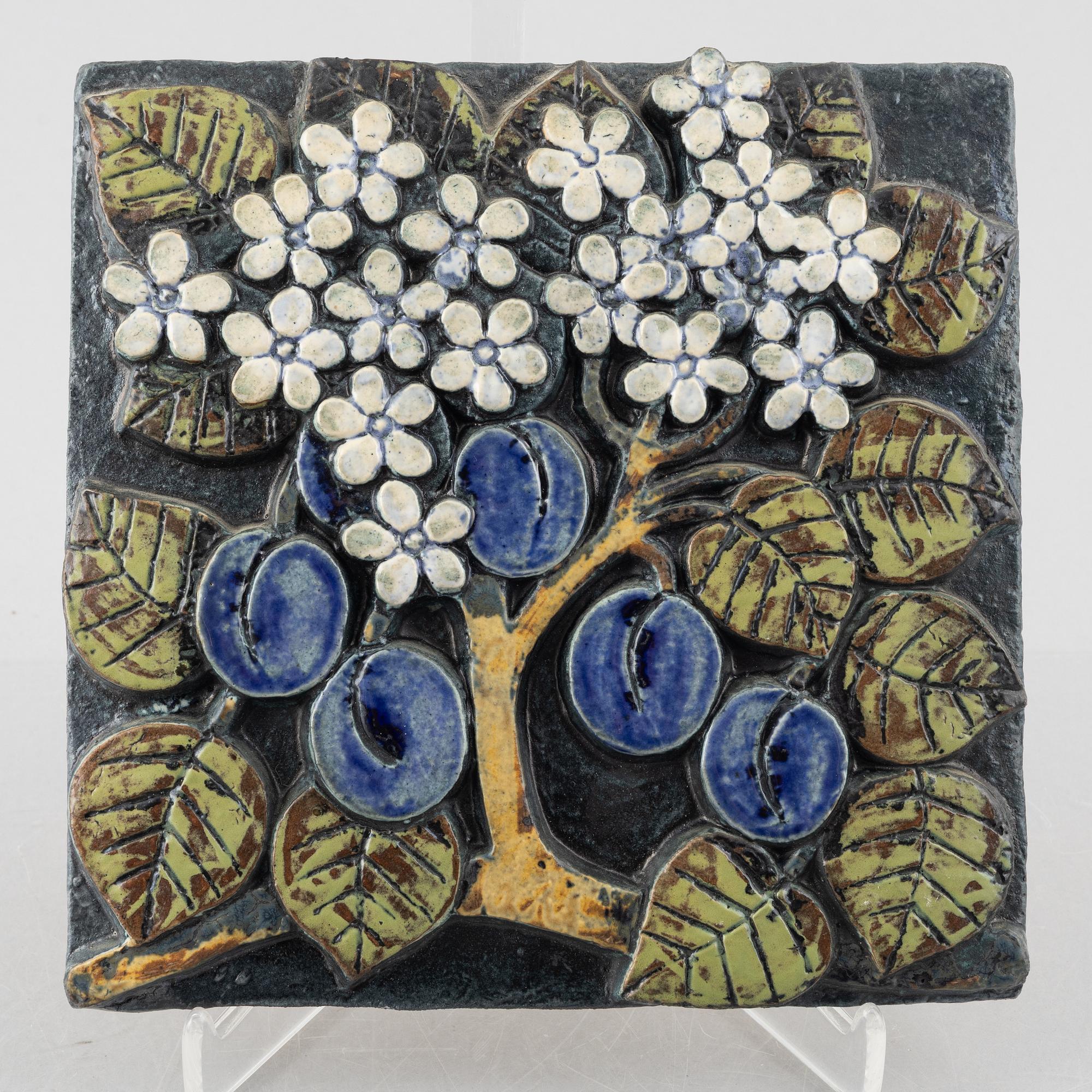 Lisa Larson, väggreliefer, 3 st, stengods, Gustavsberg.