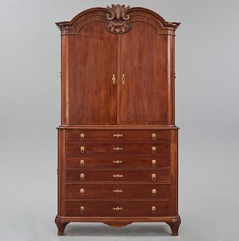 Skrivskåp, tillskrivet Nils Dahlin (mästare i Stockholm 1761-87), Rokoko.