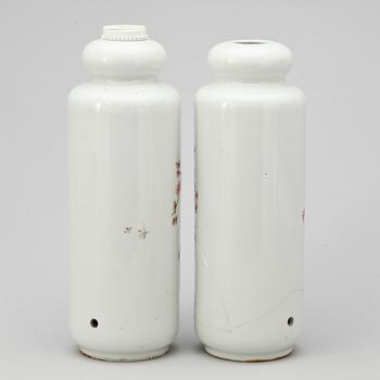 VASER, ett par, porslin, Kina, 1900-tal.