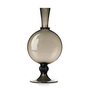 127. Vittorio Zecchin, a smoke coloured "Soffiato" glass vase, model 1465, Venini, Murano, Italy, 1920s.