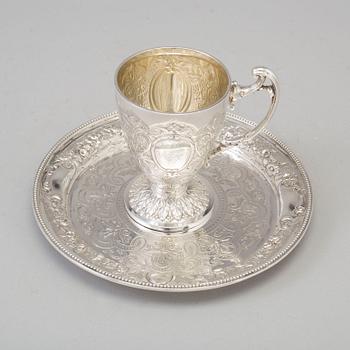 KOPP och FAT, silver, fatet stämplat Henry Holland London, 1878.