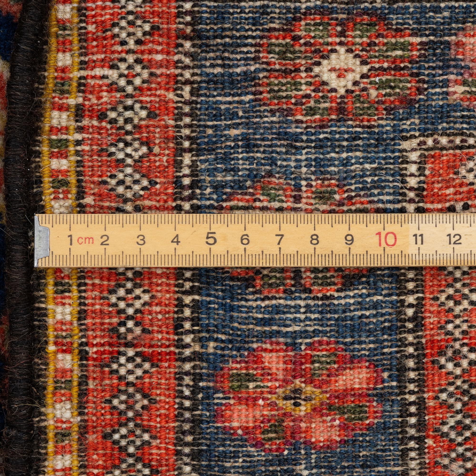 A semi-antique Malayir bag face, West Persia, c. 58 x 74 cm.