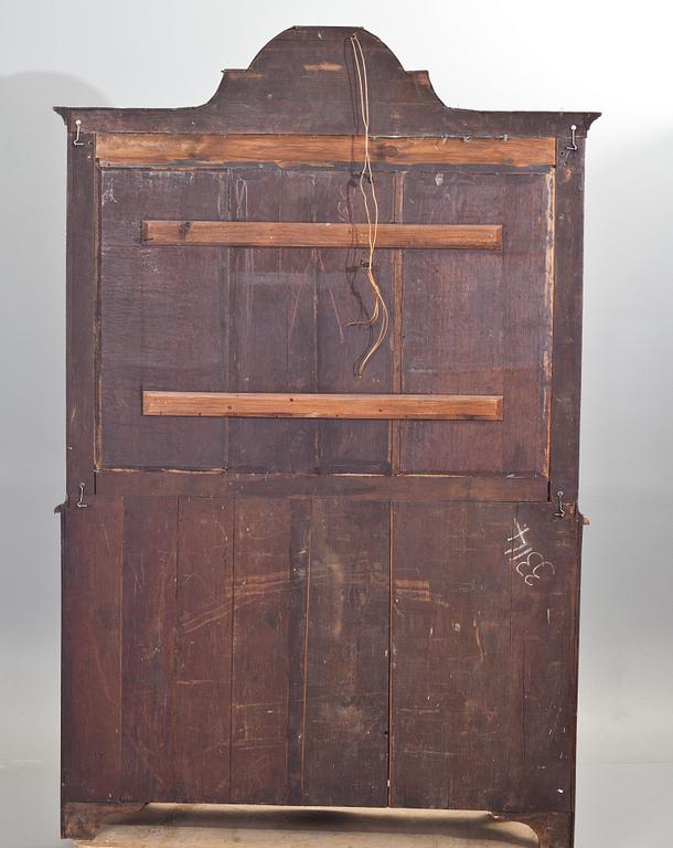 VITRINSKÅP, senbarockstil, 1800-tal.