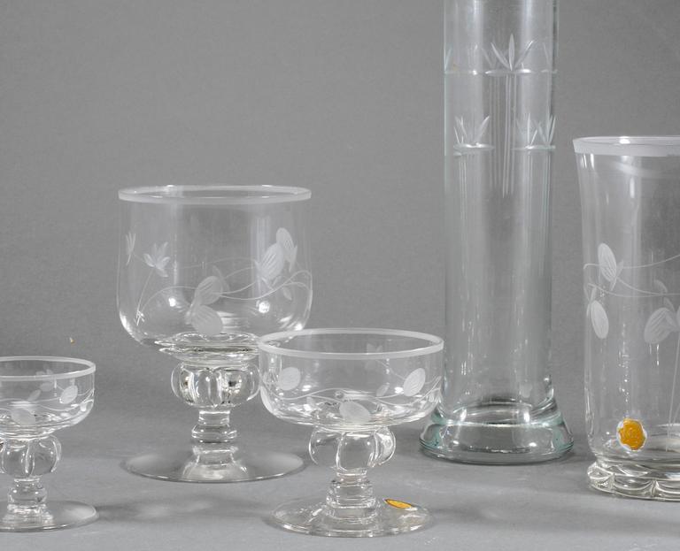 GLASSERVIS, 64 delar, 1900-talets andra hälft.