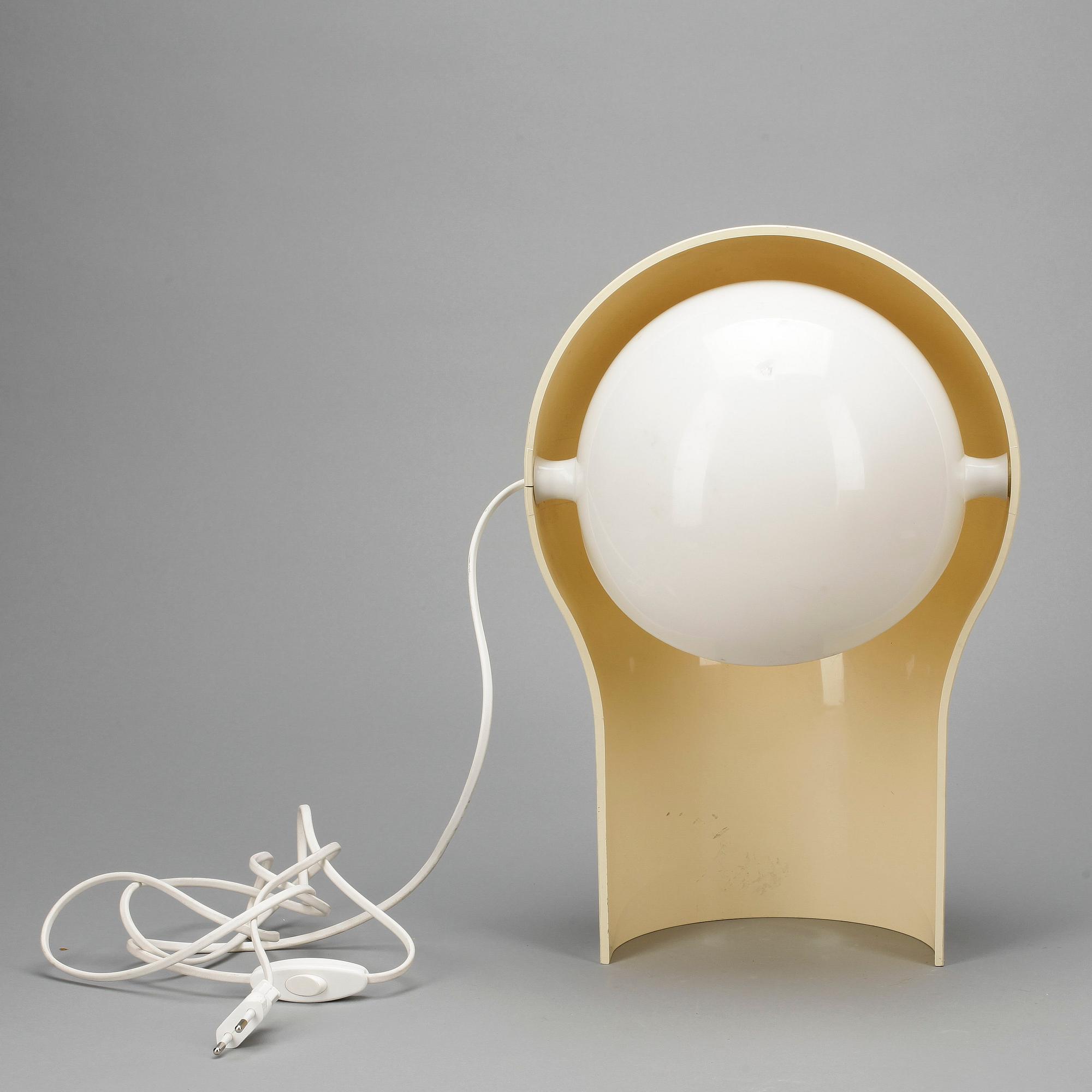 BORDSLAMPA, "Telegono" Vico Magistretti för Artemide, formgiven 1968.