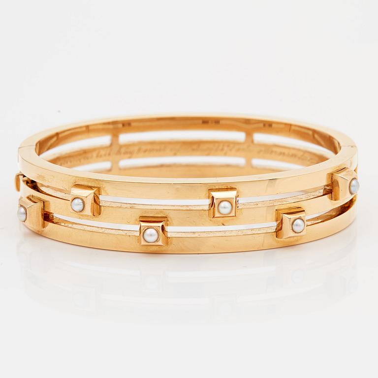 A BRACELET.
