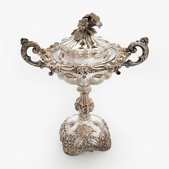 A Neo-Rococo silver bowl, maker's mark of Johan Theodor Palmgren, Norrköping, Sweden 1861. .