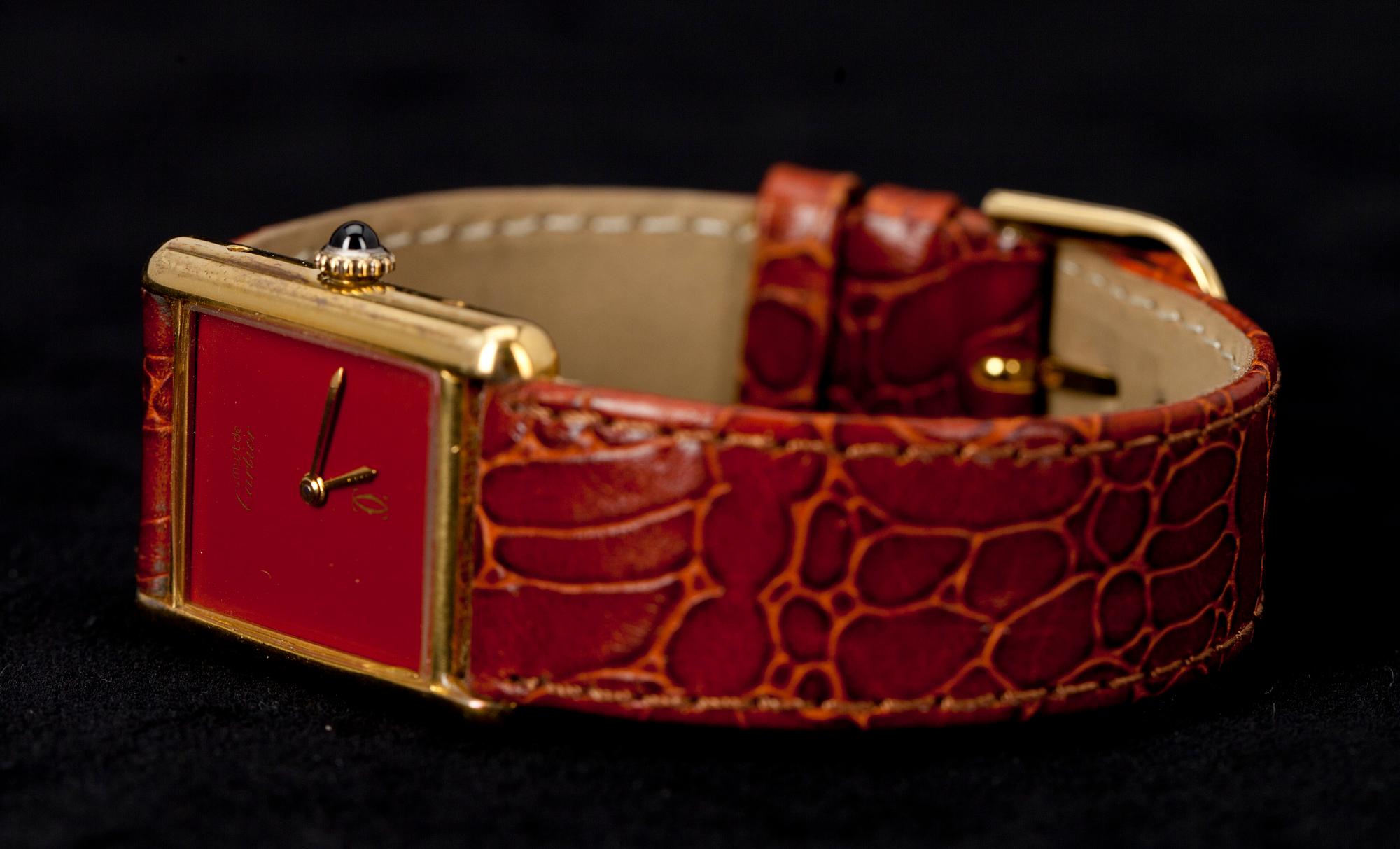 ARMBANDSUR, "Must De Cartier Tank" mekaaninen. Förgyllt silver 20 micron.