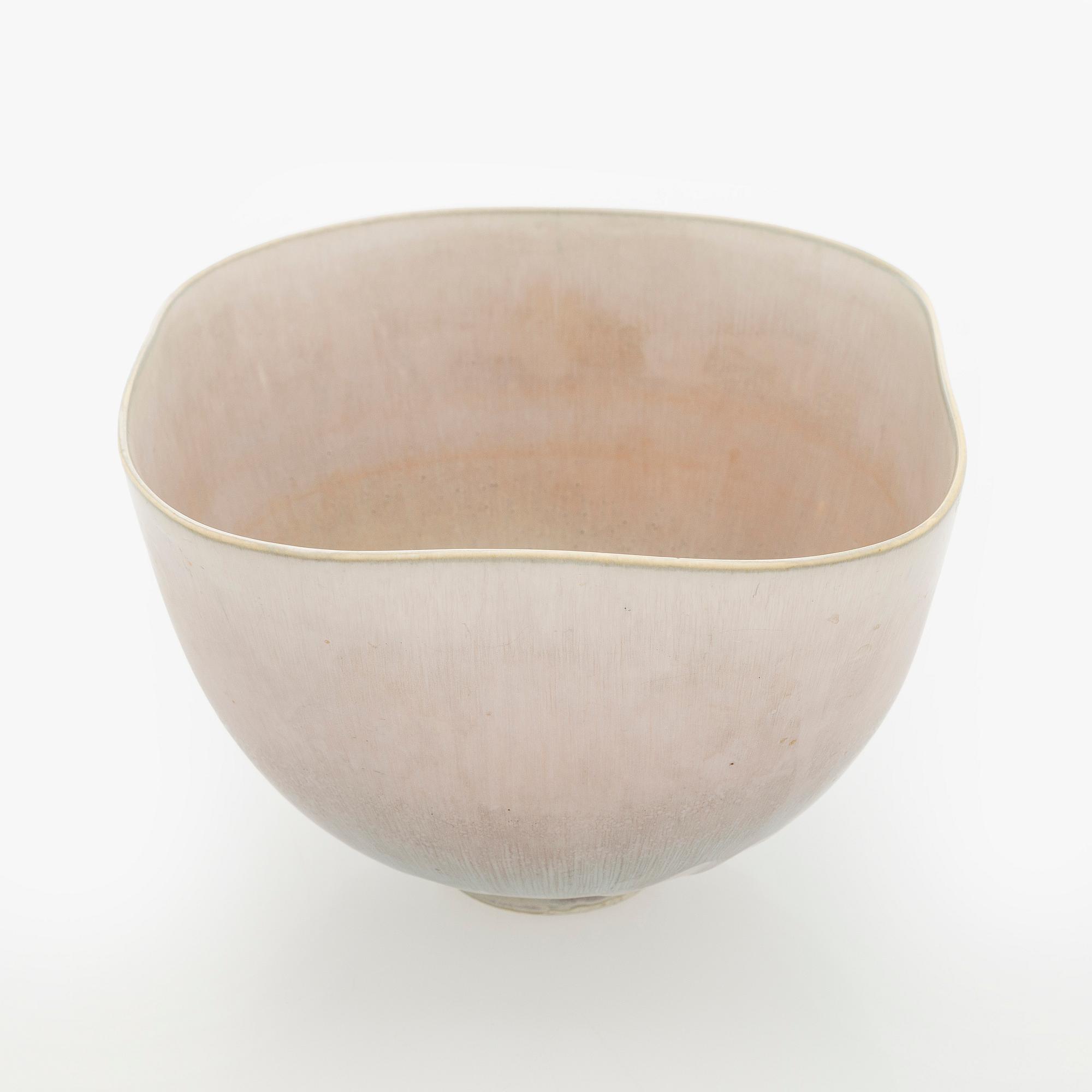 Friedl Holzer-Kjellberg, A ceramic bowl, signed Arabia 1942, -F.H.-Kj-.