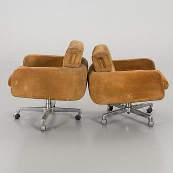 A pair of Doerner Faultless 1970's loungechairs.