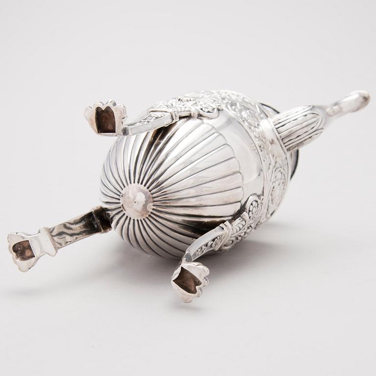 A SWEDISH EMPIRE COFFFE POT, silver, Adolf Zethelius, Stockholm 1831.