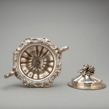 SOCKERSKÅL, silver, Gustaf Möllenborg, Stockholm, 1850. Vikt: ca 1212 gram.