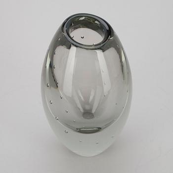 VAS, glas, "Pärlband", signerad och daterad G. Nyman Nuutajärvi Notsjö -56.