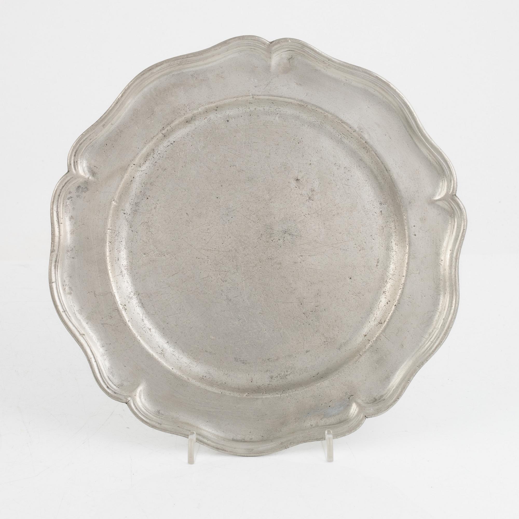 Tennfat, 12 st, snarlika, tenn, 1762-1792.