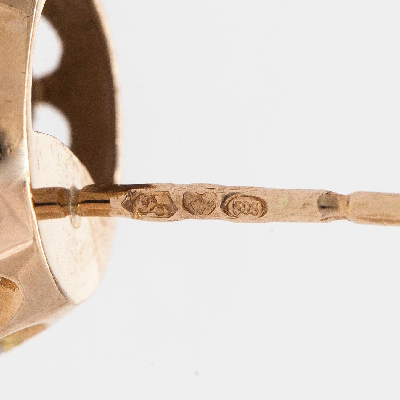 Earrings, faceted sapphires, brilliant cut diamonds, 14K gold and white gold.