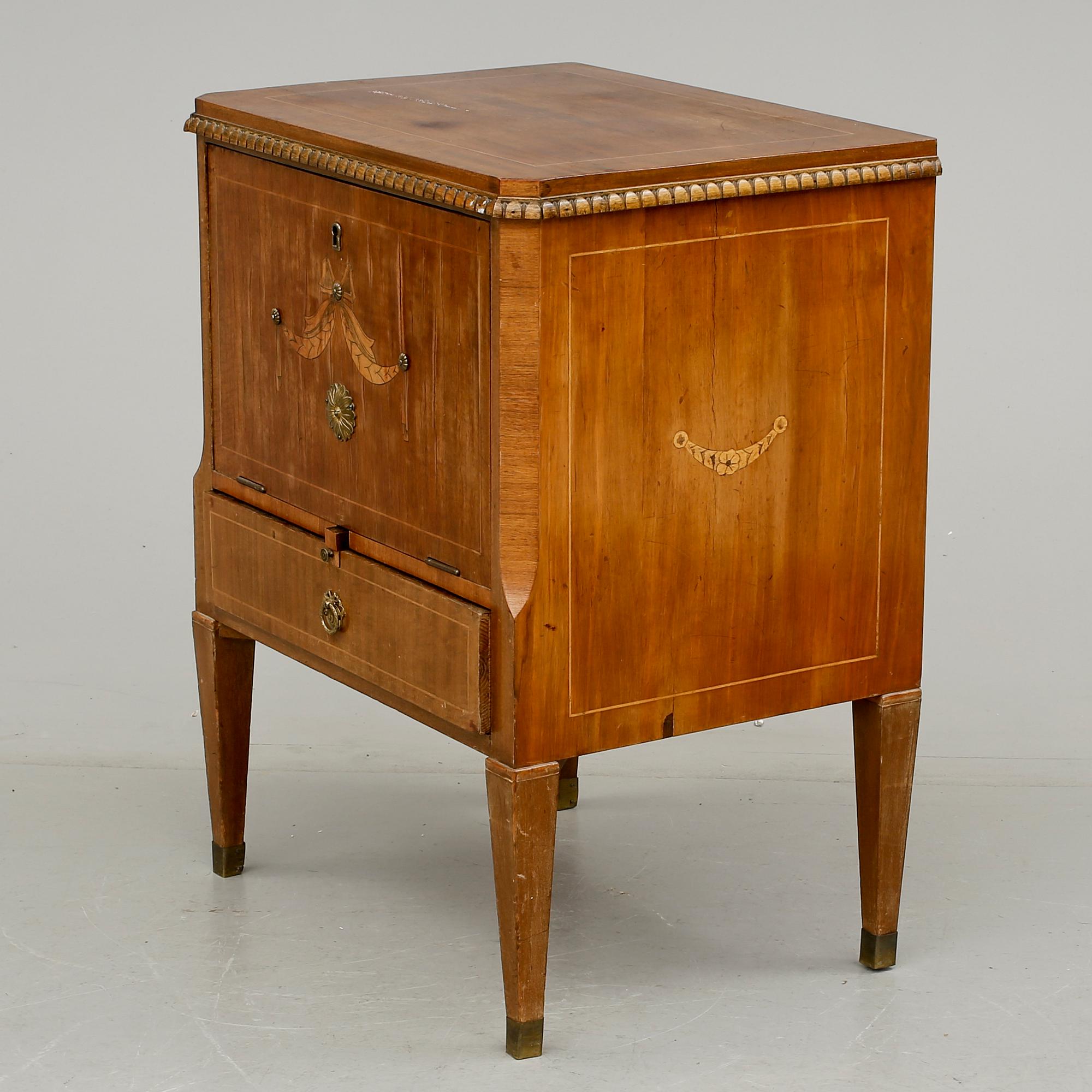 BESTICKSSCHATULL, gustaviansk stil, 1900-talets första hälft.