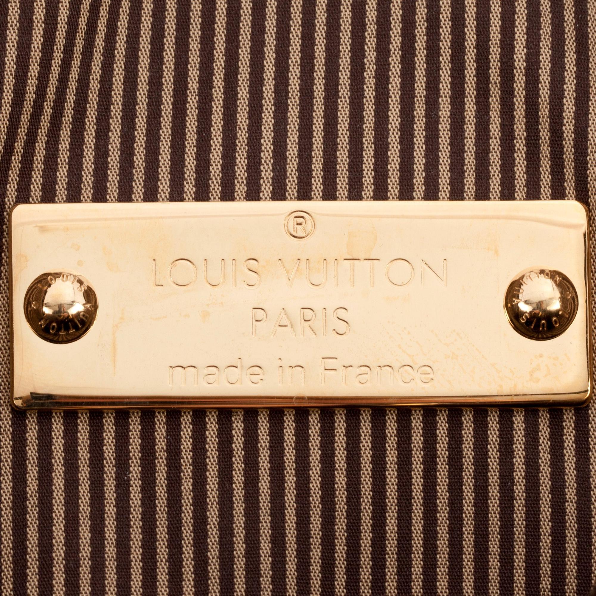 LOUIS VUITTON, a monogram canvas messenger bag.