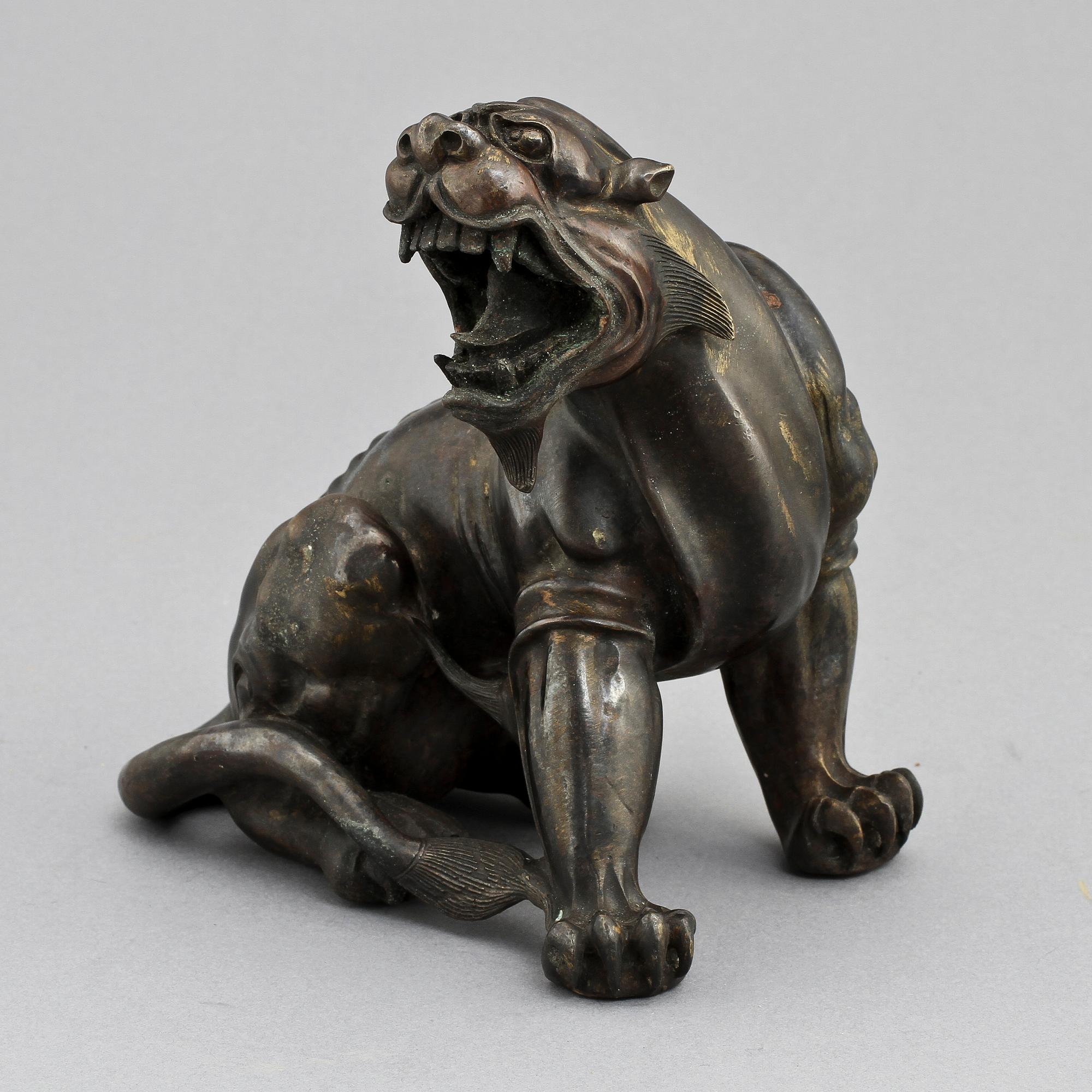 FIGURIN, brons, Kina, 1900-tal.