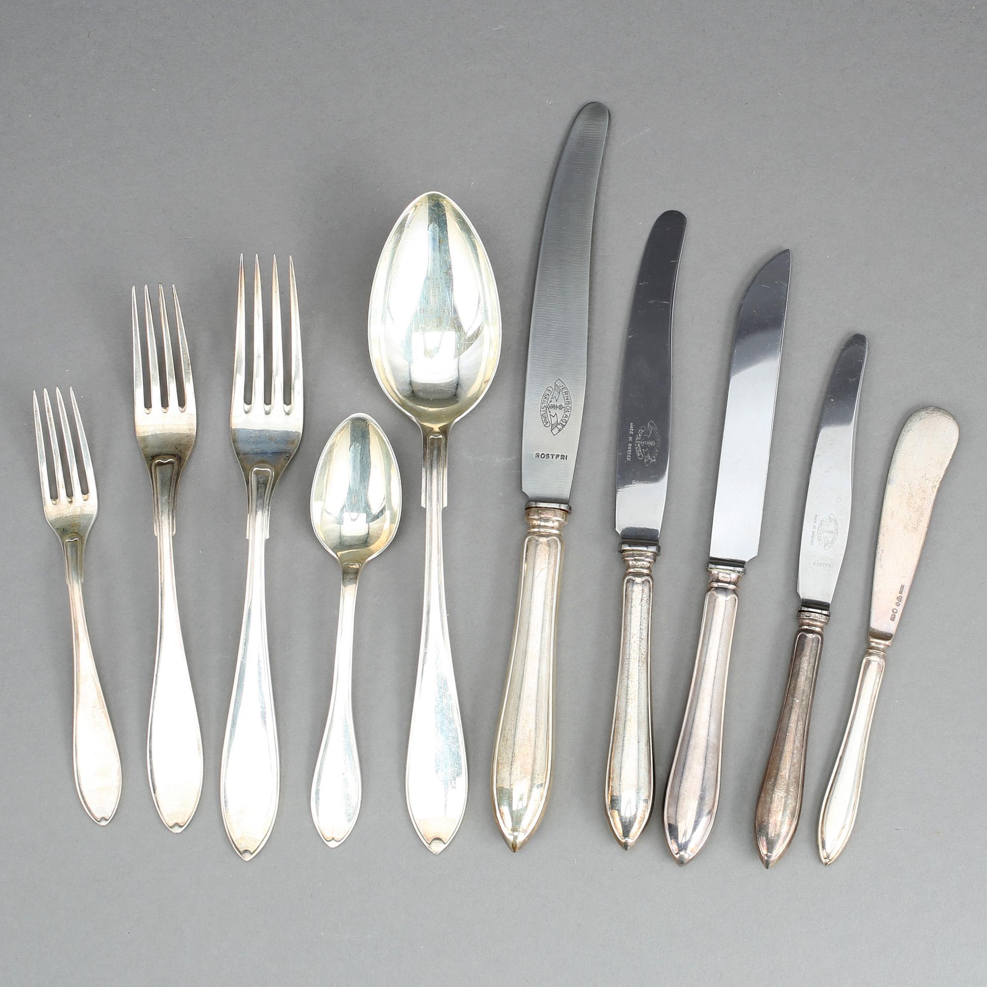 BESTICK, 86 delar, "Svensk spets", silver, bl. a. GAB och Hallbergs, första hälft 1900-talets. Vikt 3400 g.