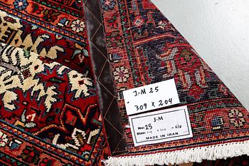 Matta, Täbriz, ca 309 x 204 cm.