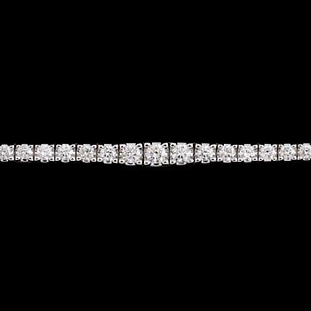 DIAMANTCOLLIER, 18 k vitguld, briljantslipade diamanter tot ca 6.10 ct.