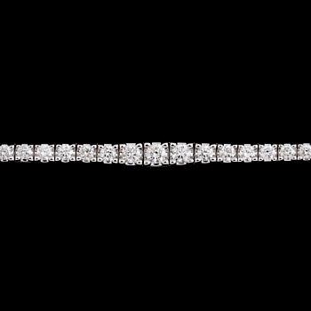 DIAMANTCOLLIER, 18 k vitguld, briljantslipade diamanter tot ca 6.10 ct.