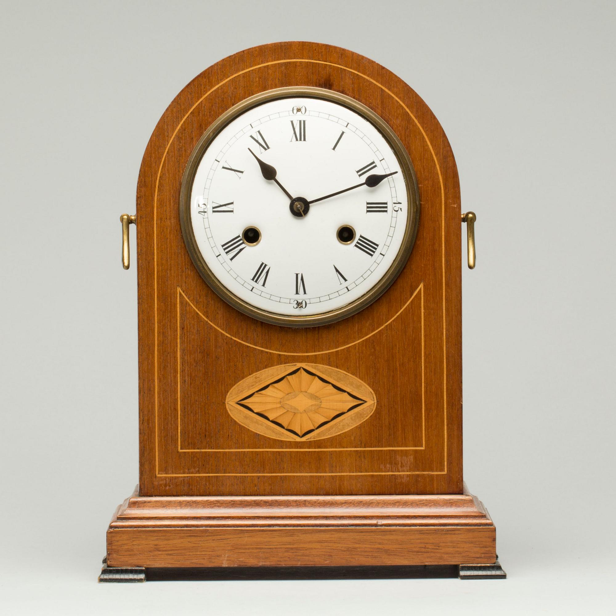 BORDSPENDYL, Art deco, 1900-talets första hälft.