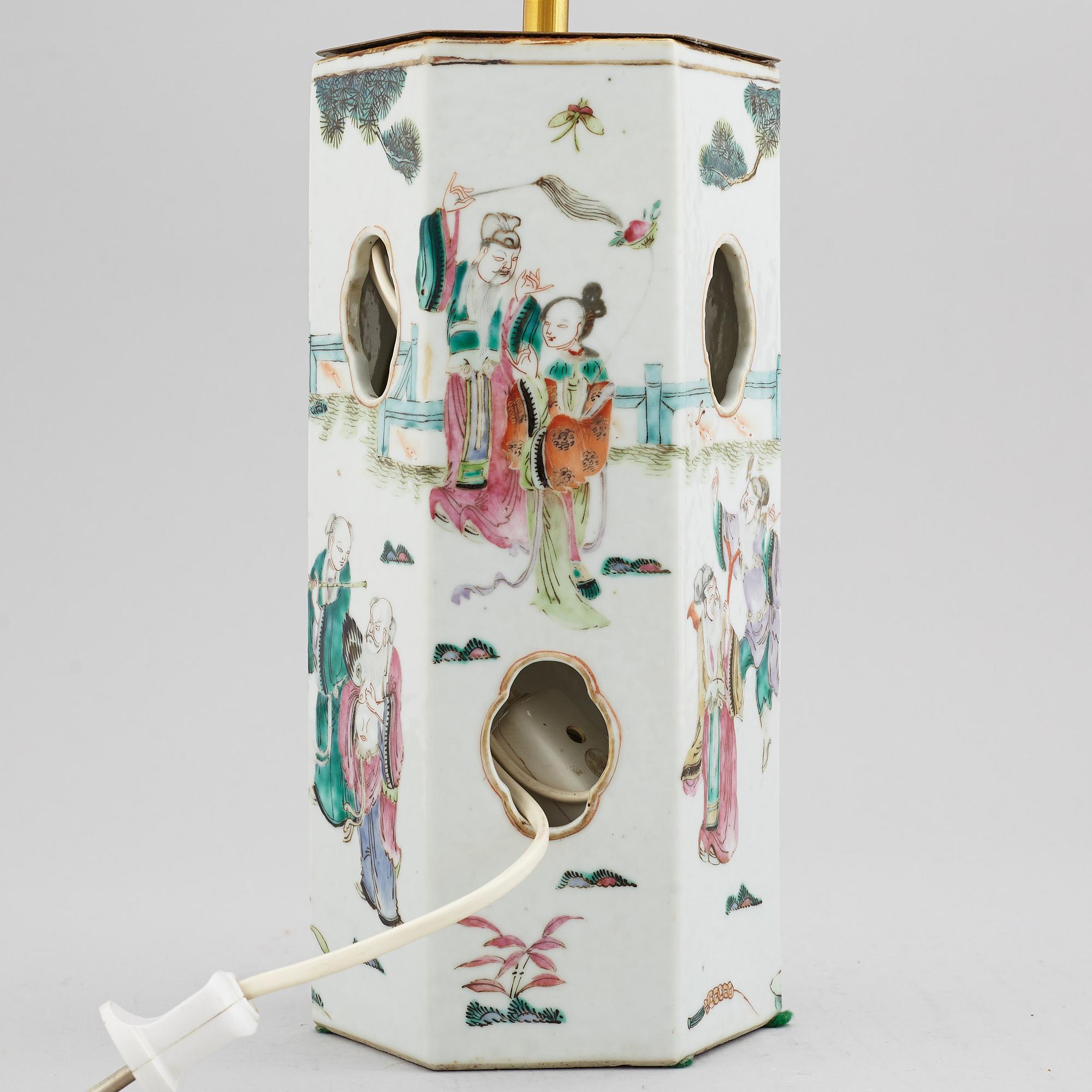 A famille rose table lamp made out of a lantern, and a teapot, dish and jar, late Qing dynasty.
