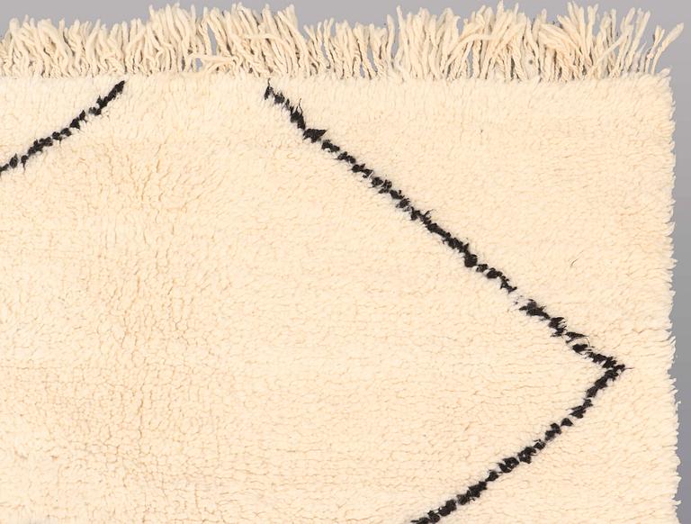 MATTA, Marocko, ca 290 x 218 cm.