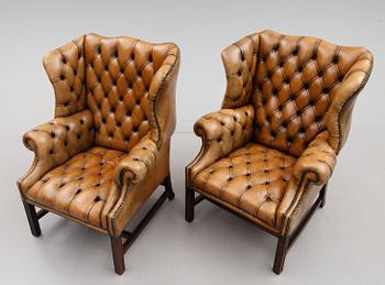 ÖRONLAPPSFÅTÖLJER, 1 par, 1900-talets andra hälft.