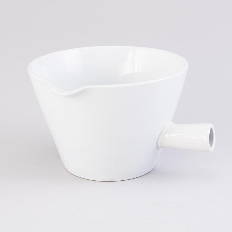 KAJ FRANCK, A 67-piece SET OF KILTA / TEEMA FAYENCE / PORCELAIN by Arabia.