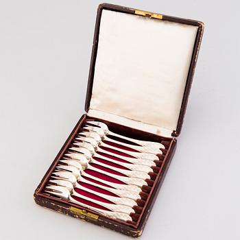 A set of twelve silver oyster forks, mark of Emile Puiforcat, Paris, around the turn of the 20th Century.