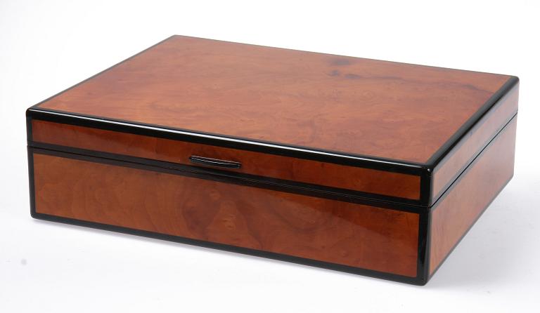 HUMIDOR, 1900-talets fjärde kvartal.