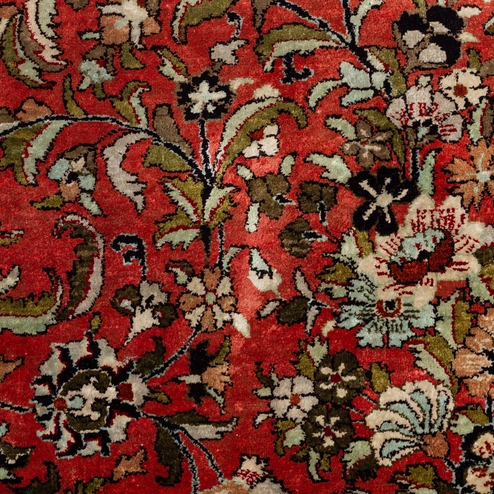 Rug, Isfahan, silk, approx. 300 x 215 cm.