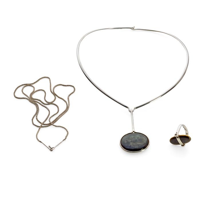 A Torun Bülow Hübe four pieces set of sterling jewelry, executed in about 2000.