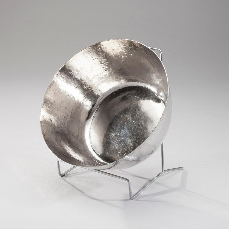 TAPIO WIRKKALA, SKÅL, silver, signerad TW, Hopeakeskus Oy, Tavastehus 1966. Vikt 519 g.