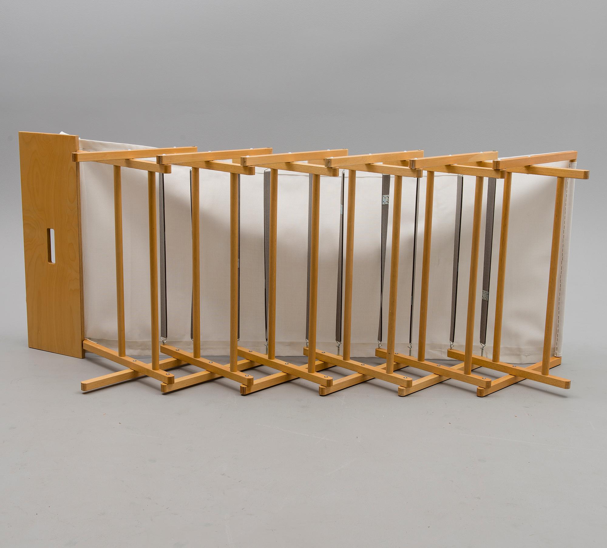 SUN LOUNGER / GUEST BED, 2 PCS, "Bauletto" by Piero De Longhi, Art&Form, Italy.