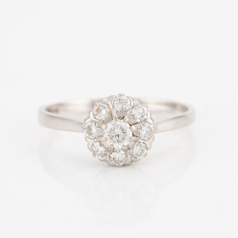 Ring, 18K white gold and brilliant-cut diamonds.