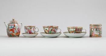 SAMLING PORSLINSFÖREMÅL, Kanton, Kina, 1800-talets andra hälft.