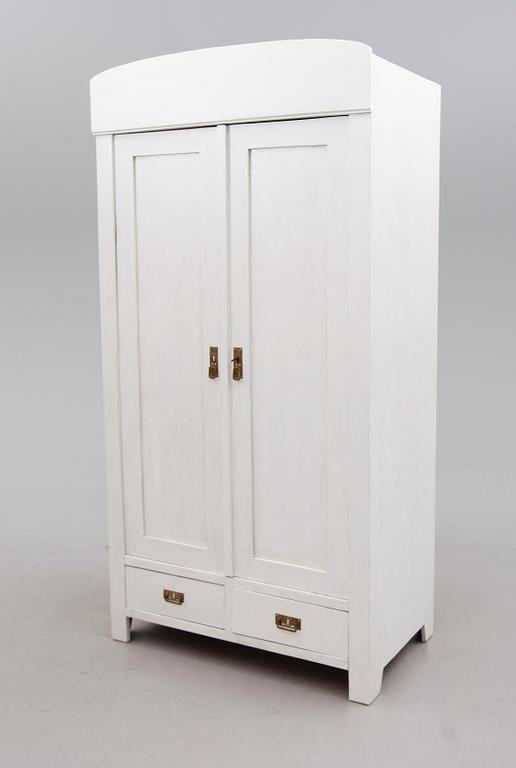 KLÄDSKÅP, 1900-talets början.