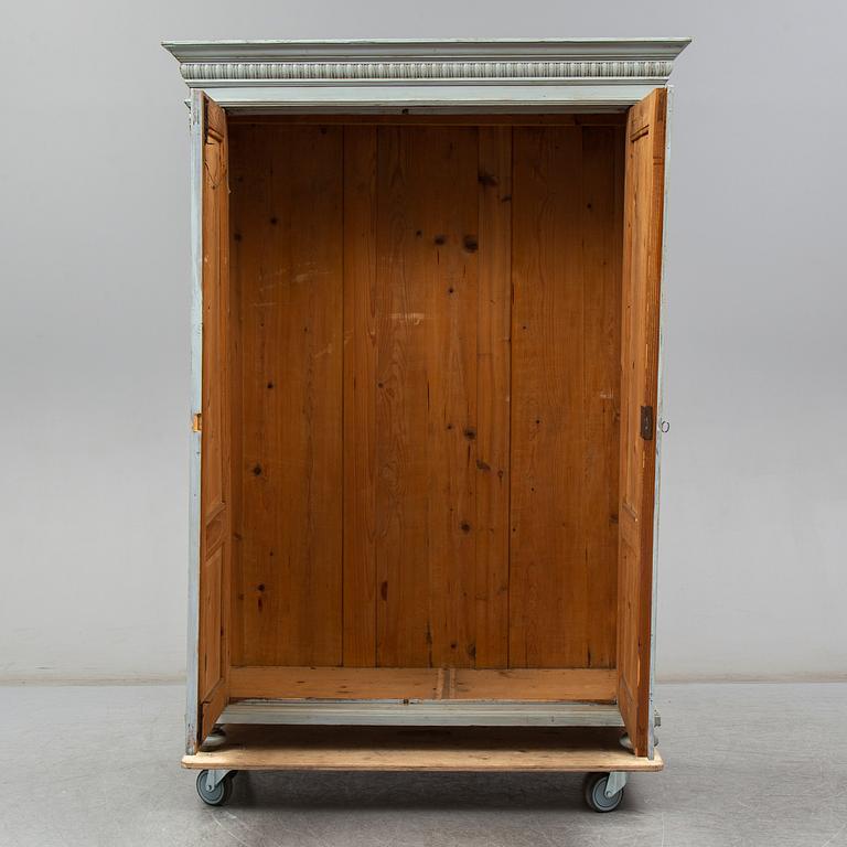 a cabinet from around 1900.